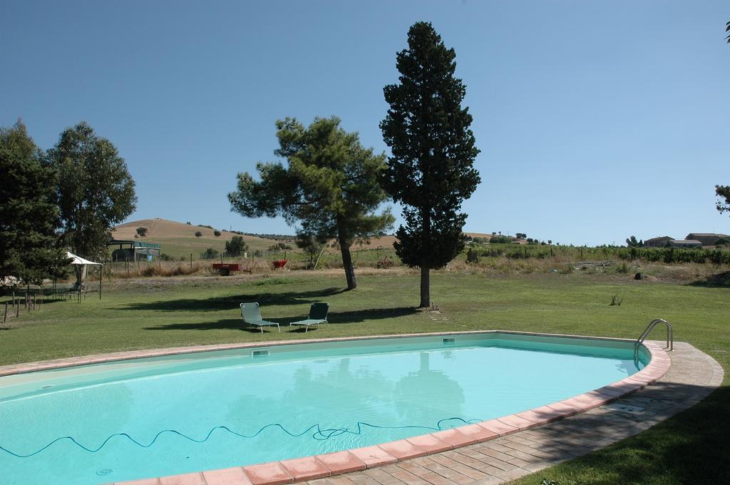 Agriturismo Pian Dei Pini มอนเตียโน ภายนอก รูปภาพ